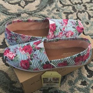 COPY - Toms Classic Floral Stripes